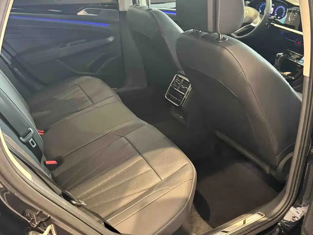 Volkswagen Passat — миниатюра 11