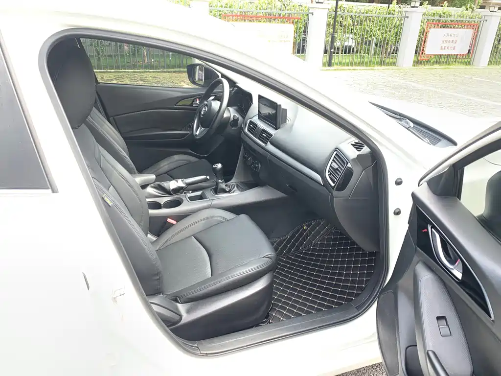 Mazda 3 Axela — миниатюра 8