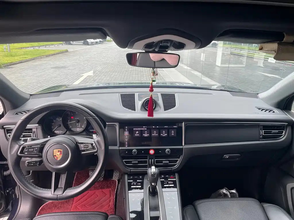 Porsche Macan — миниатюра 7