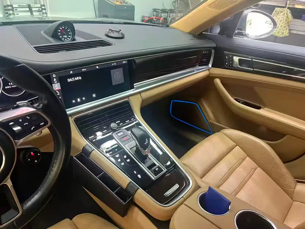 Porsche Panamera Panamera 4 Executive Extended Edition 3.0T, фото 4