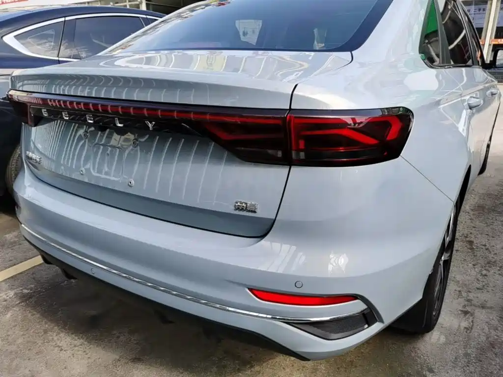 Geely Emgrand — миниатюра 6