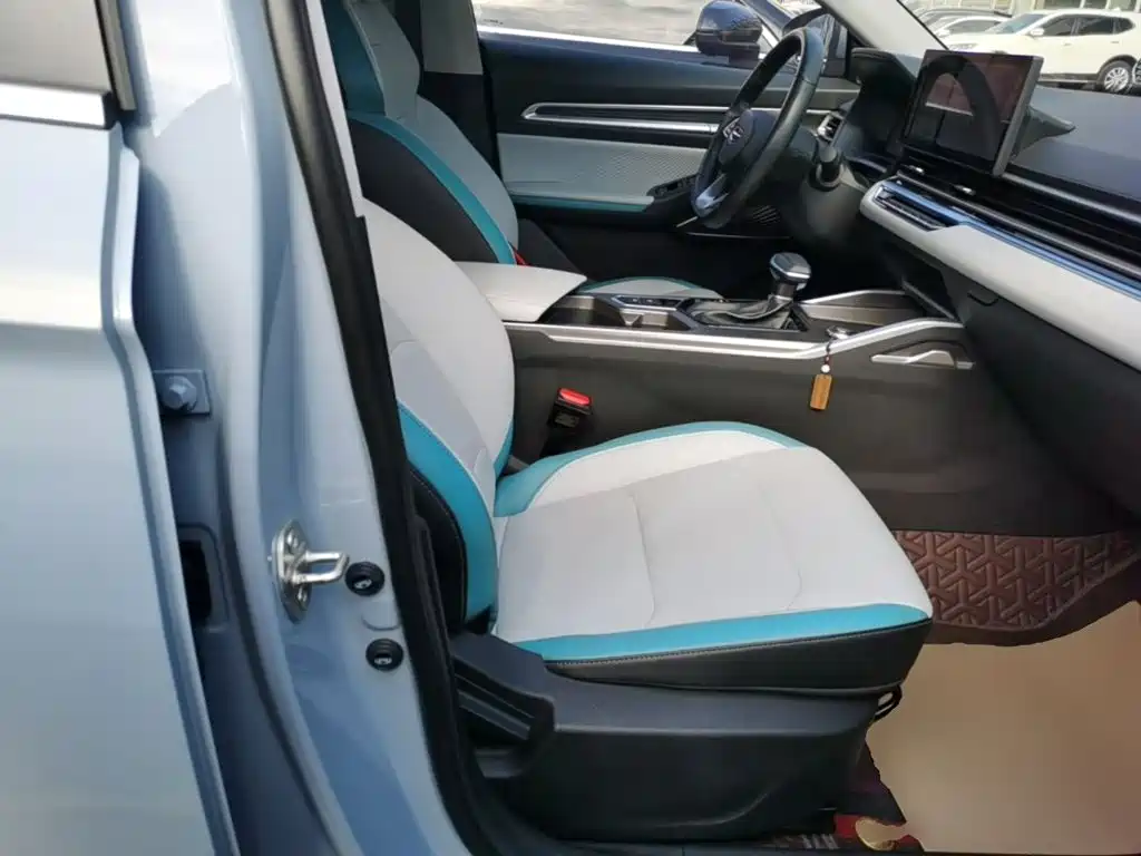 Geely Emgrand — миниатюра 25