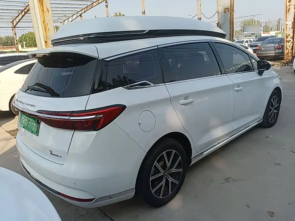 BYD MAX New Energy — миниатюра 7