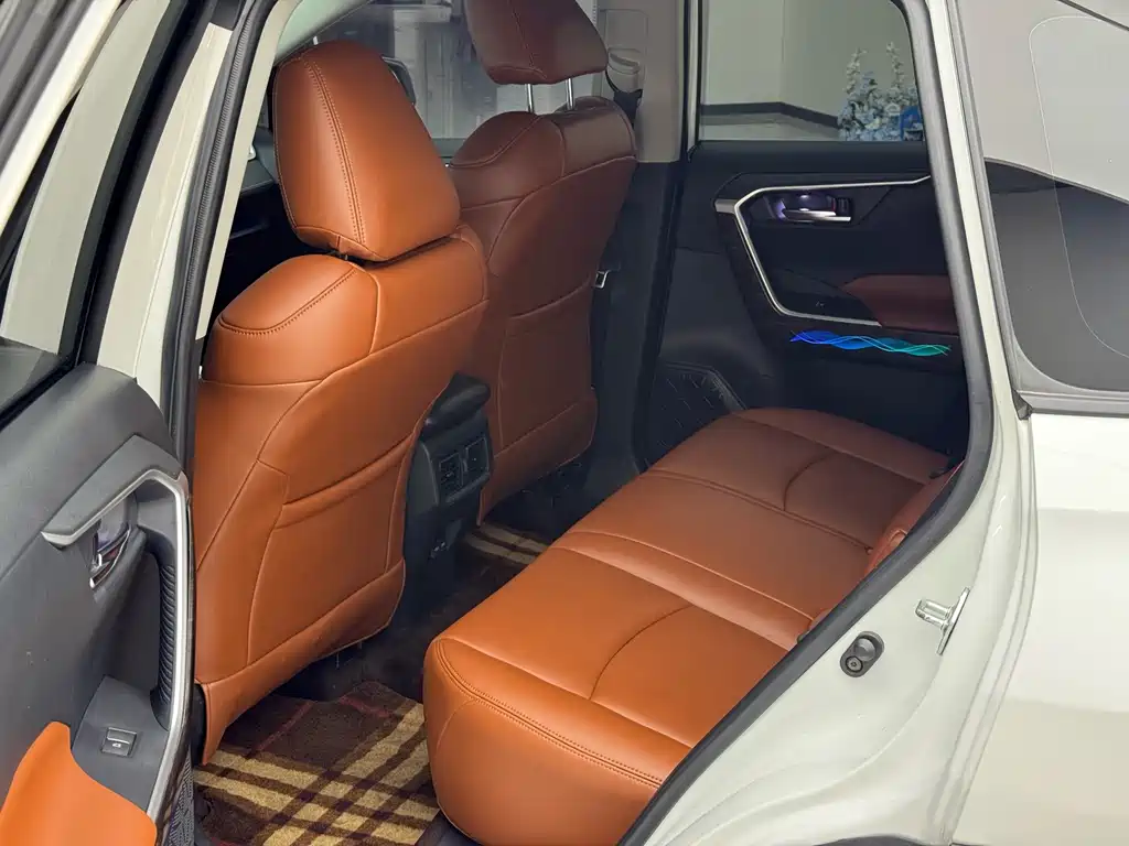 Toyota RAV4 — миниатюра 12