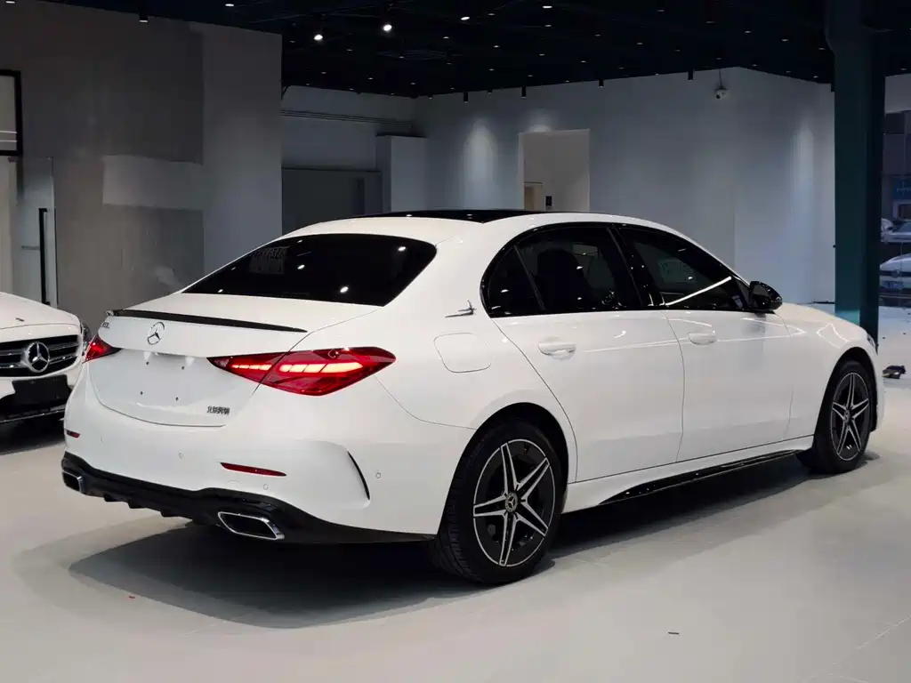 Mercedes-Benz C-Class — миниатюра 5
