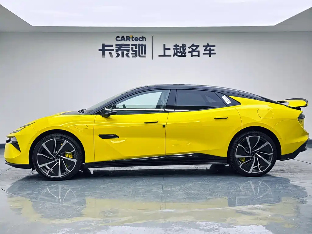 Lotus Emeya 2026 900 4 мест