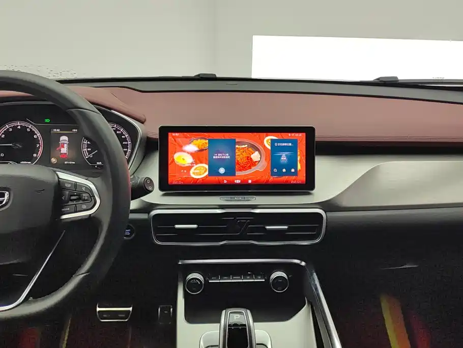 Geely Binyue — миниатюра 13