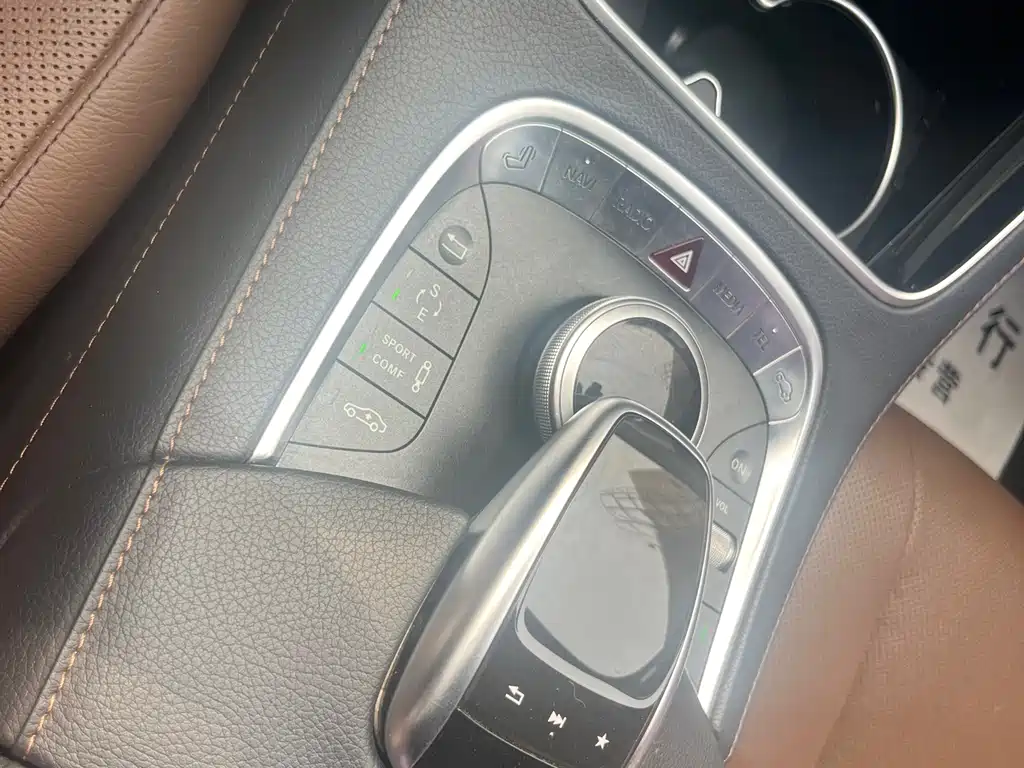 Mercedes-Benz S-Class — миниатюра 12
