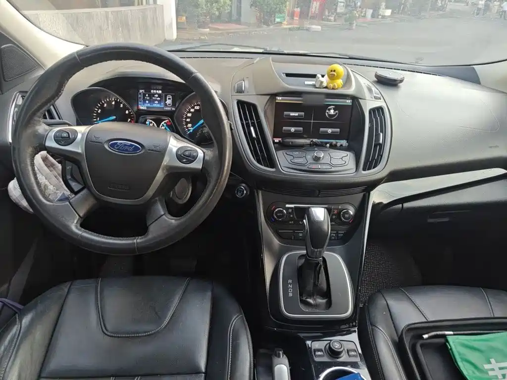 Ford Kuga — миниатюра 10