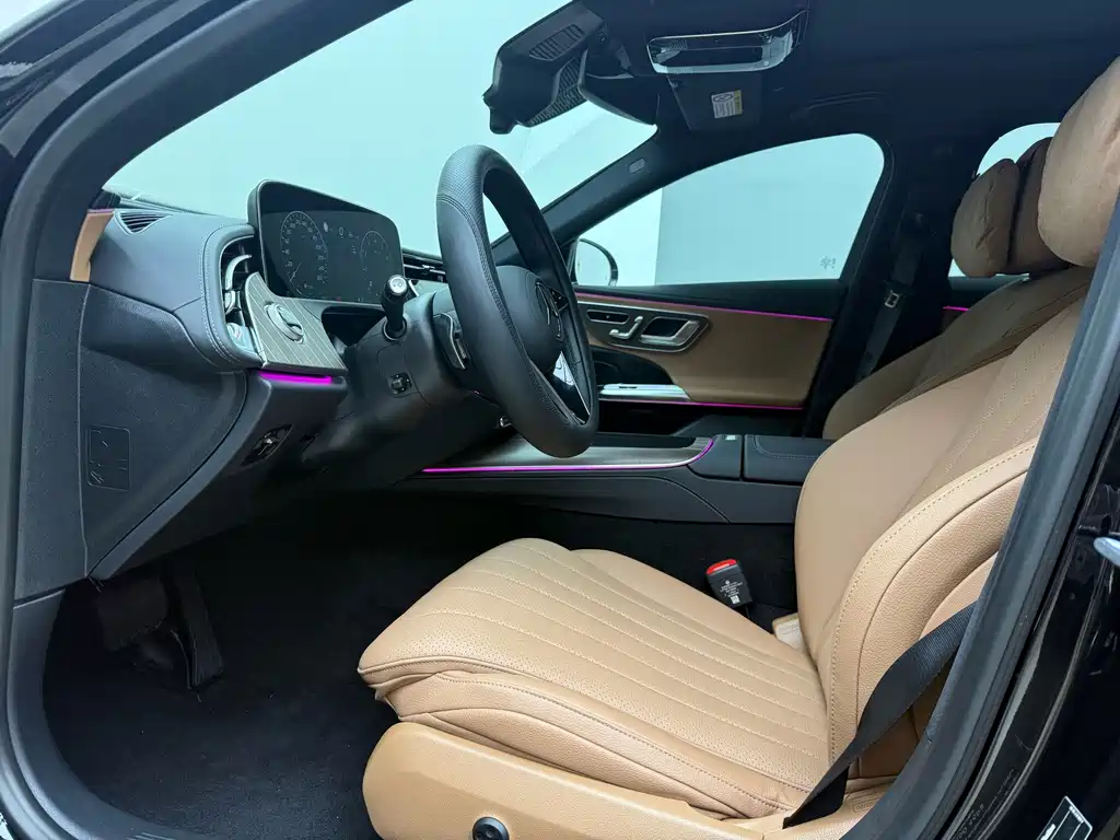 Mercedes-Benz E-Class — миниатюра 13