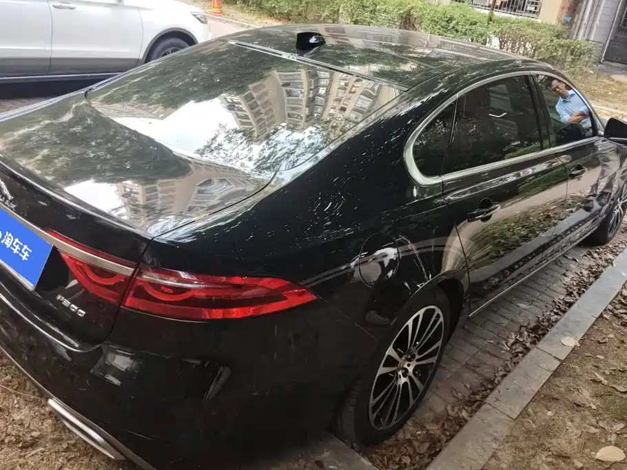 Jaguar XFL — миниатюра 3