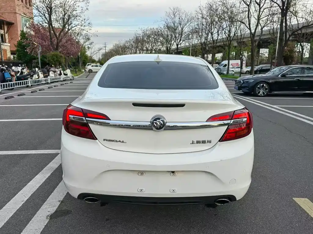 Buick Regal — миниатюра 8