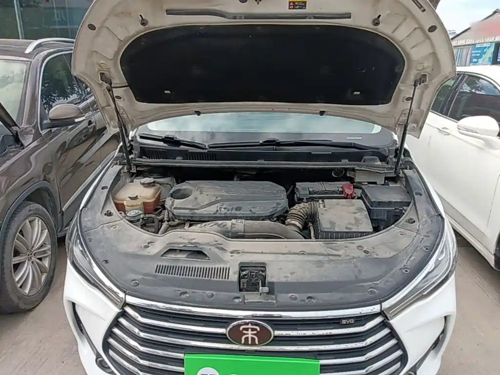 BYD MAX — миниатюра 20
