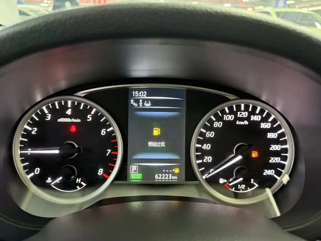 Nissan Tiida — миниатюра 4
