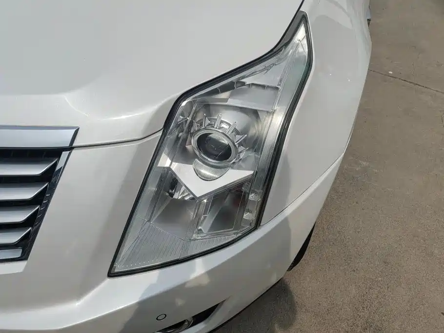 Cadillac SRX — миниатюра 5