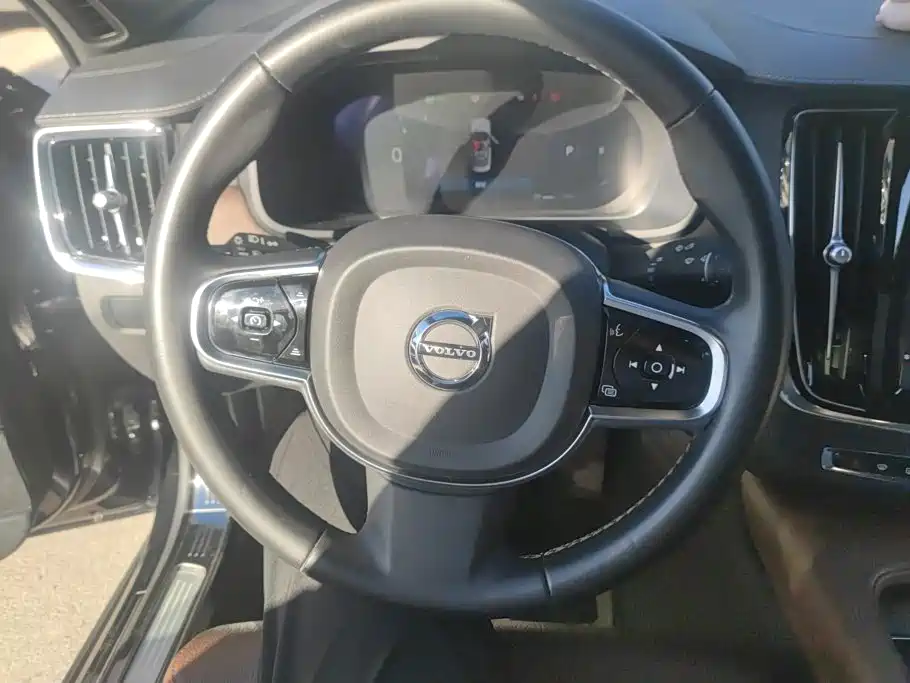 Volvo S90 — миниатюра 15