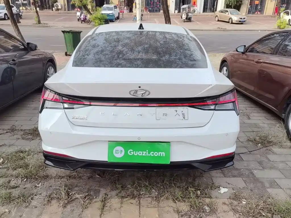 Hyundai Elantra — миниатюра 6