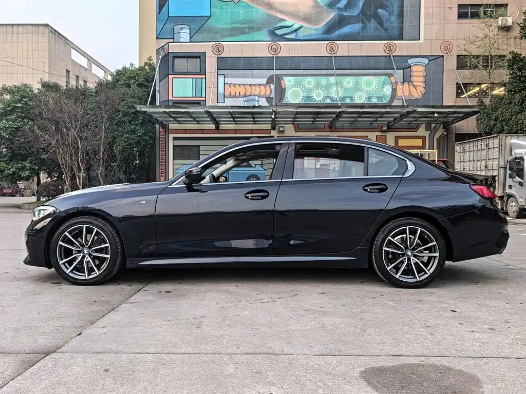 BMW 3 Series — миниатюра 14