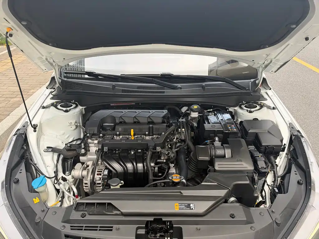 Hyundai Elantra — миниатюра 12