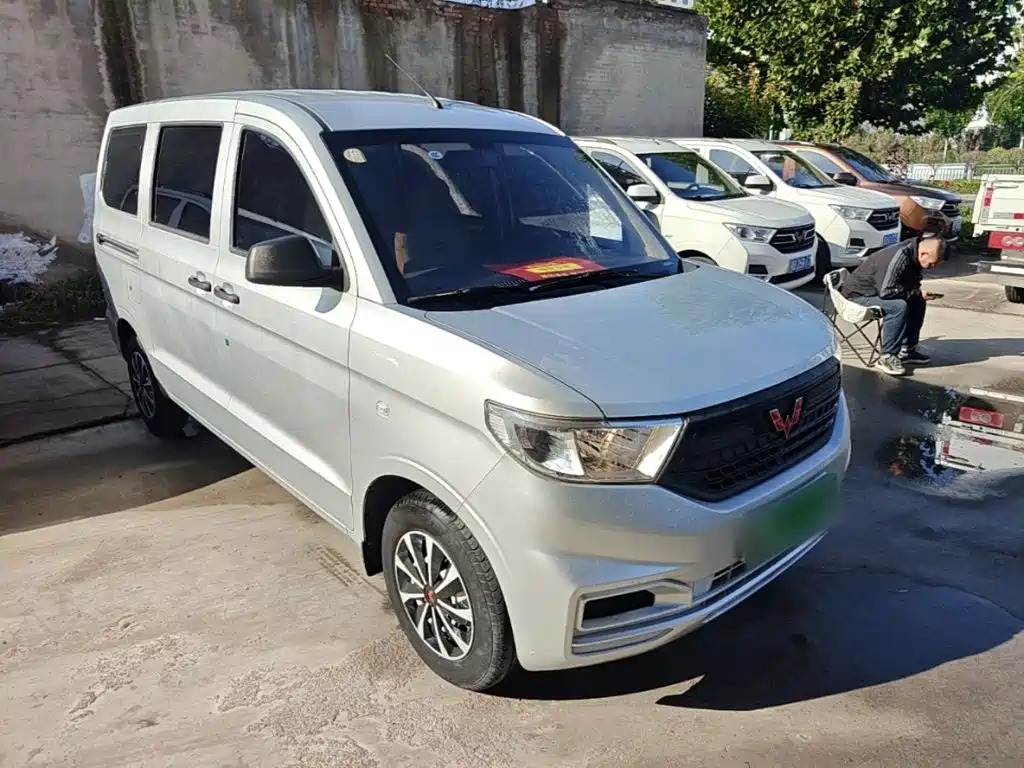Wuling Hongguang V — миниатюра 4