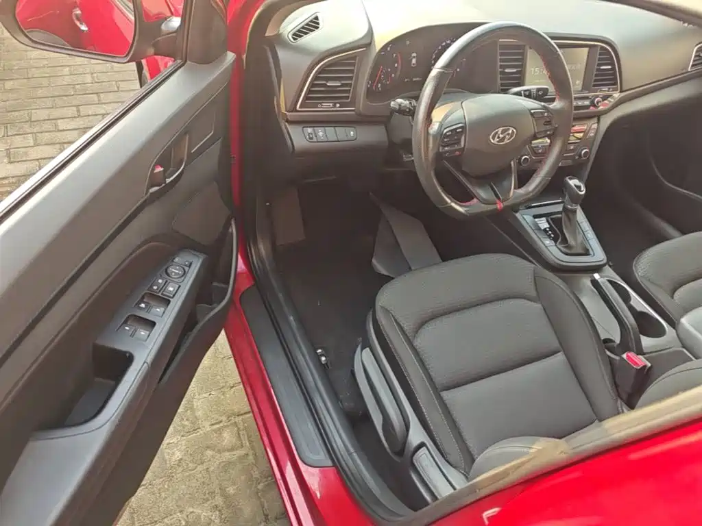 Hyundai Elantra — миниатюра 16