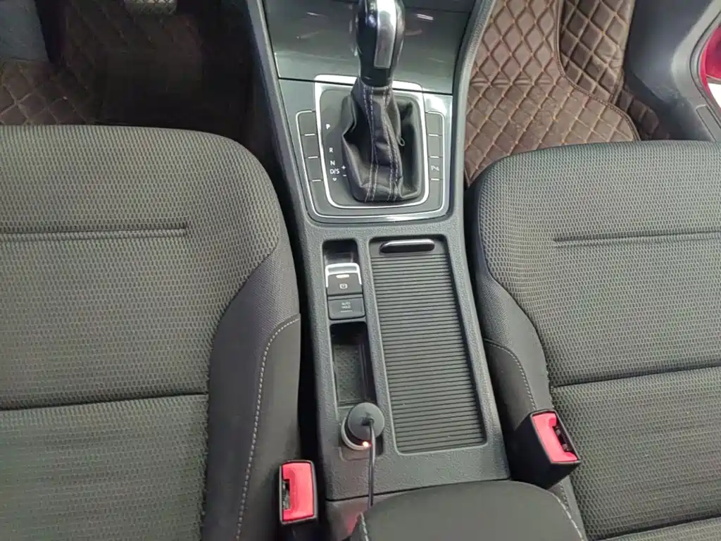 Volkswagen Golf — миниатюра 14