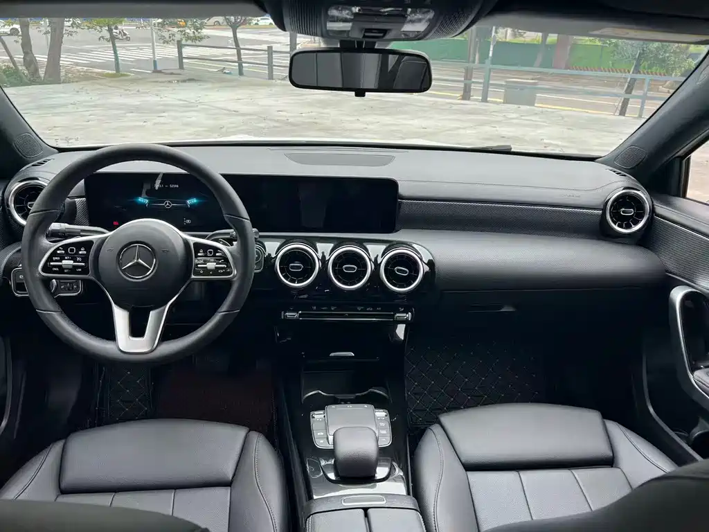 Mercedes-Benz A-Class — миниатюра 9