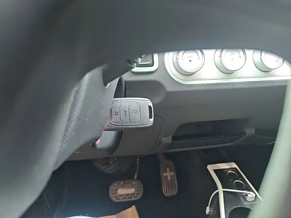 Wuling MINIEV — миниатюра 9