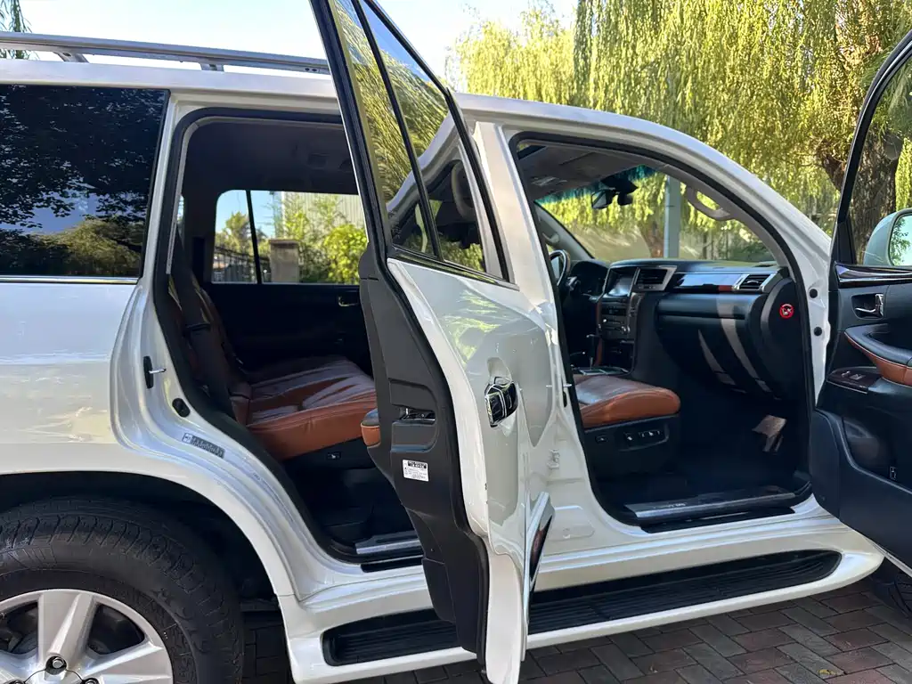 Lexus LX — миниатюра 22