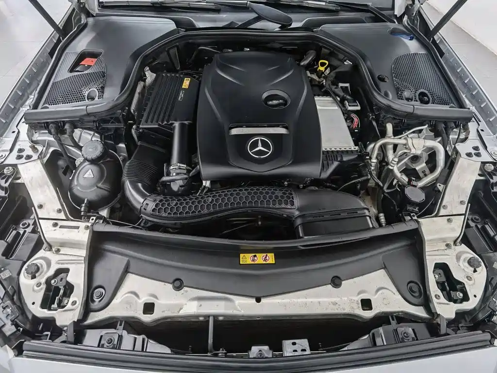 Mercedes-Benz E-Class — миниатюра 6