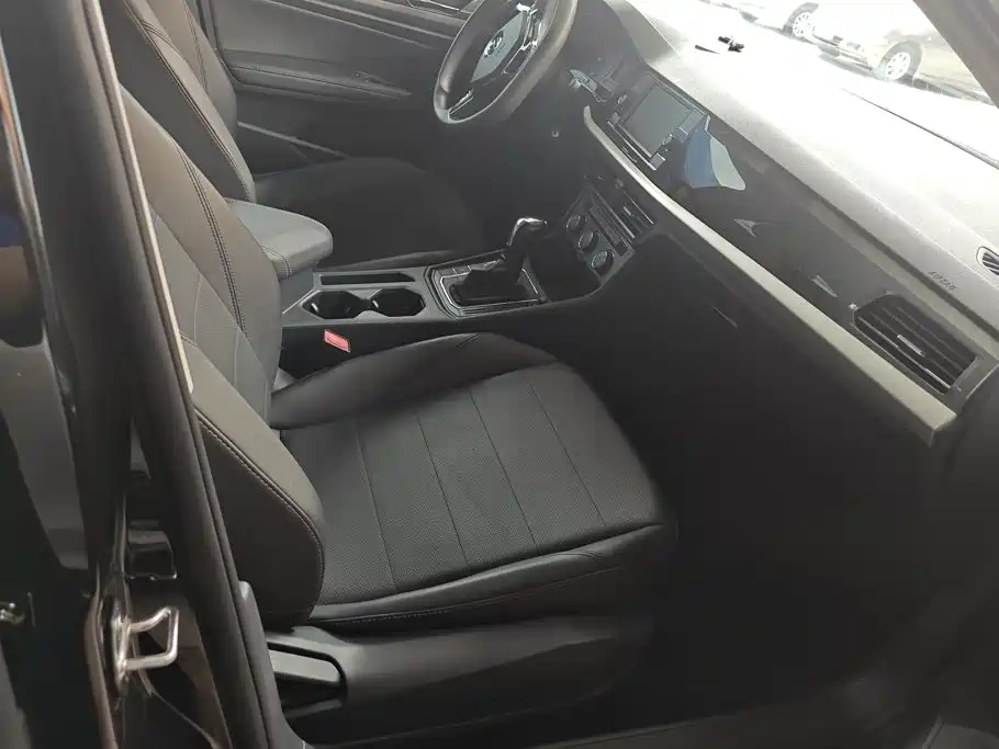 Volkswagen Lavida — миниатюра 8