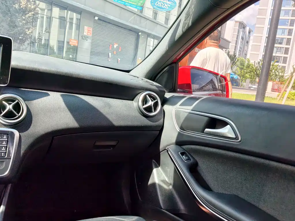 Mercedes-Benz A-Class (Import) — миниатюра 19