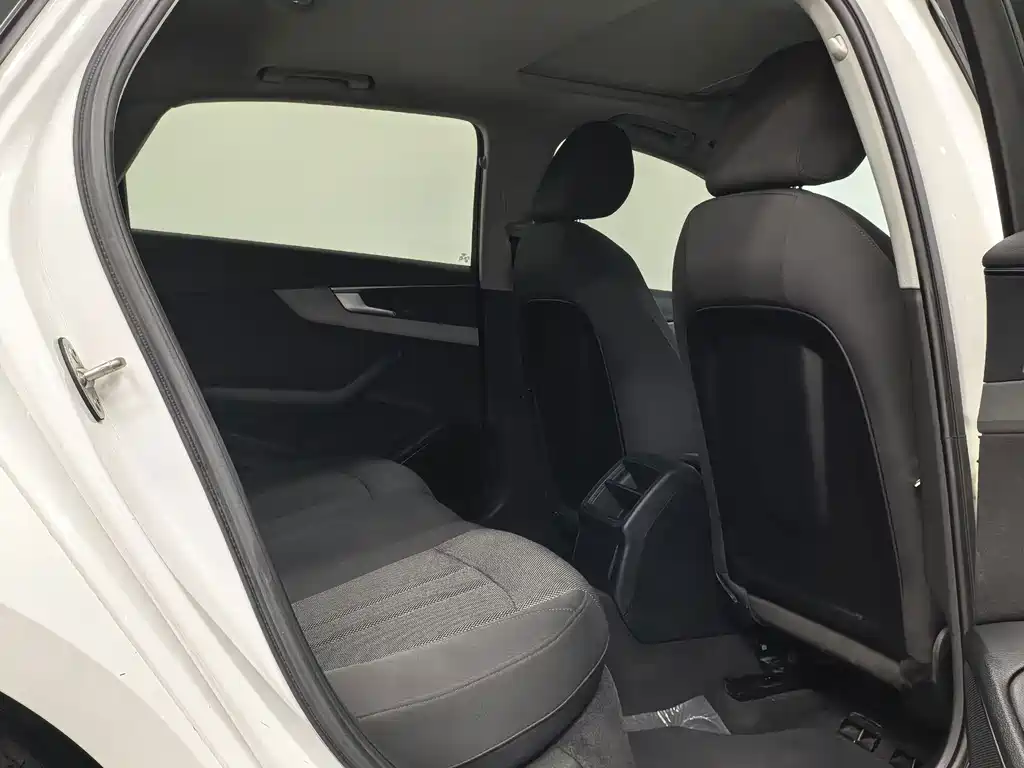 Audi A4L — миниатюра 14