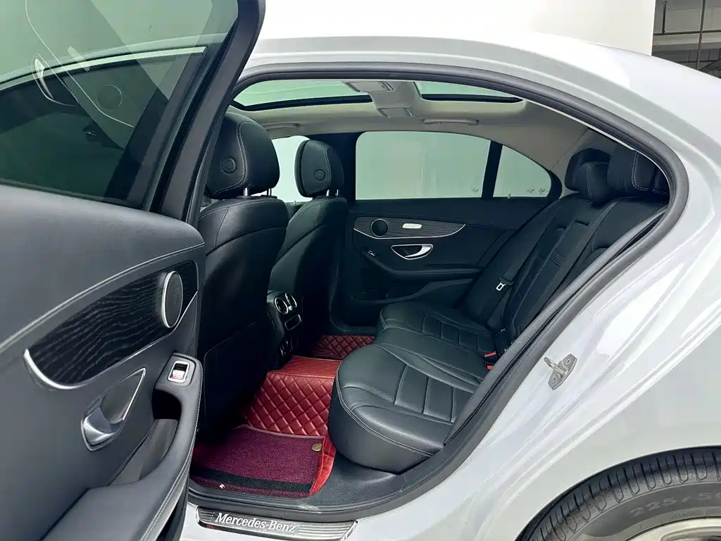 Mercedes-Benz C-Class — миниатюра 19