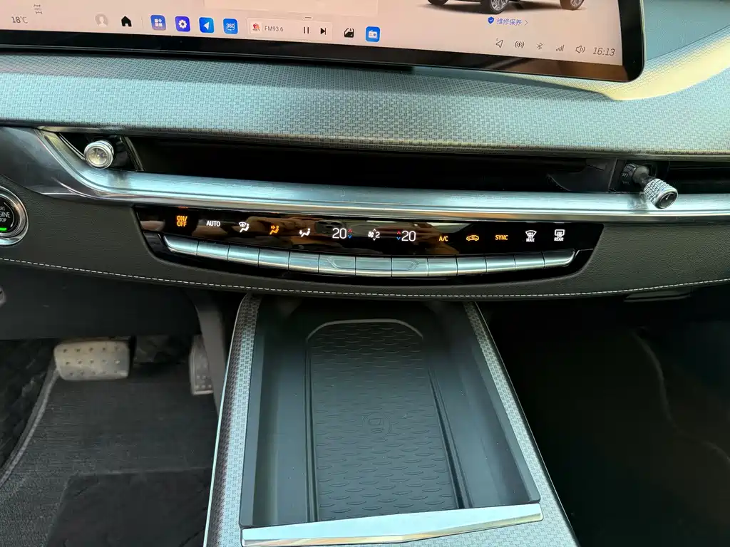 Cadillac XT5 — миниатюра 8