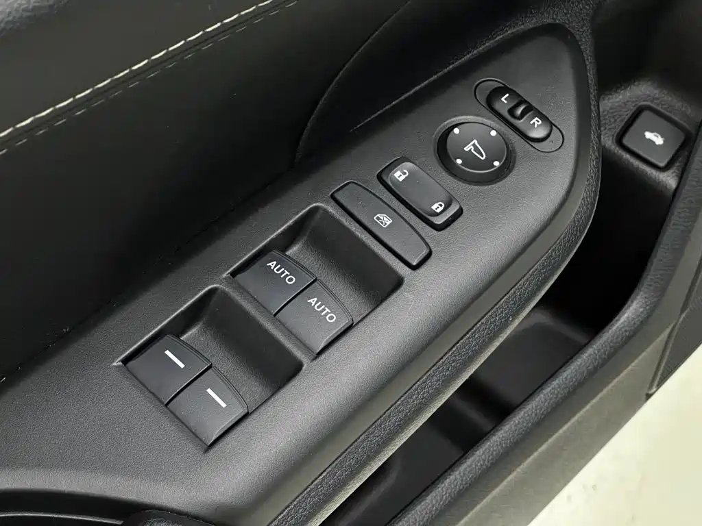 Honda Civic — миниатюра 12