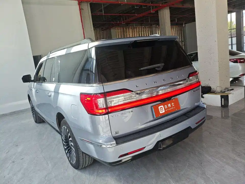 Lincoln Navigator — миниатюра 4