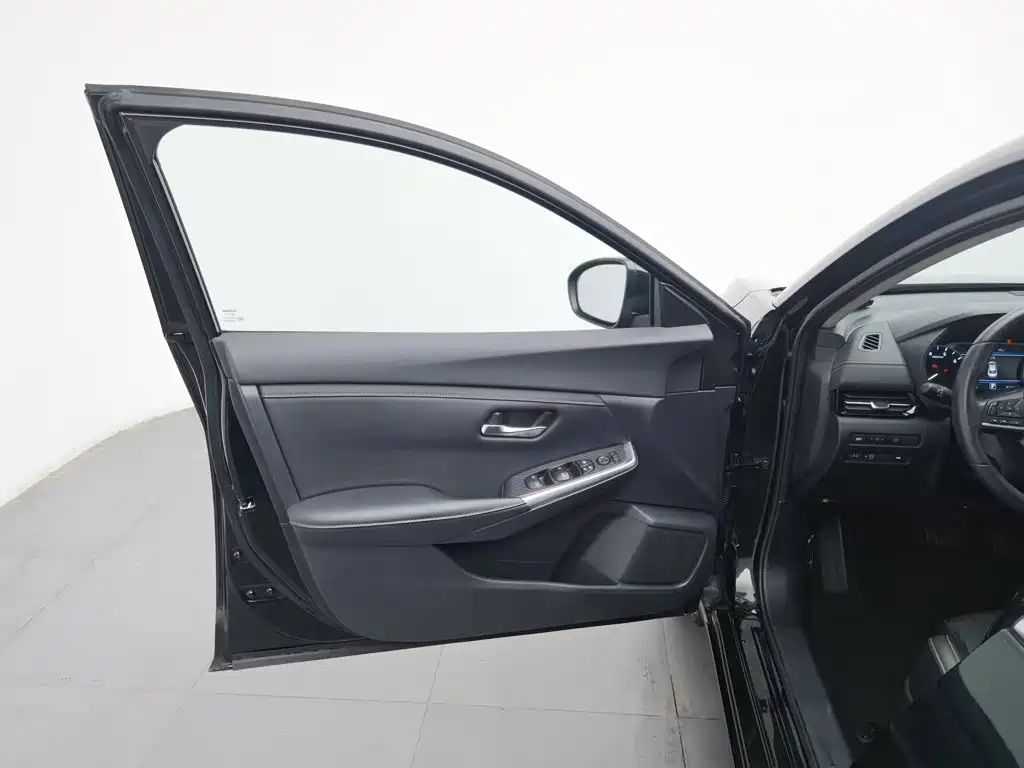 Nissan Sylphy — миниатюра 8