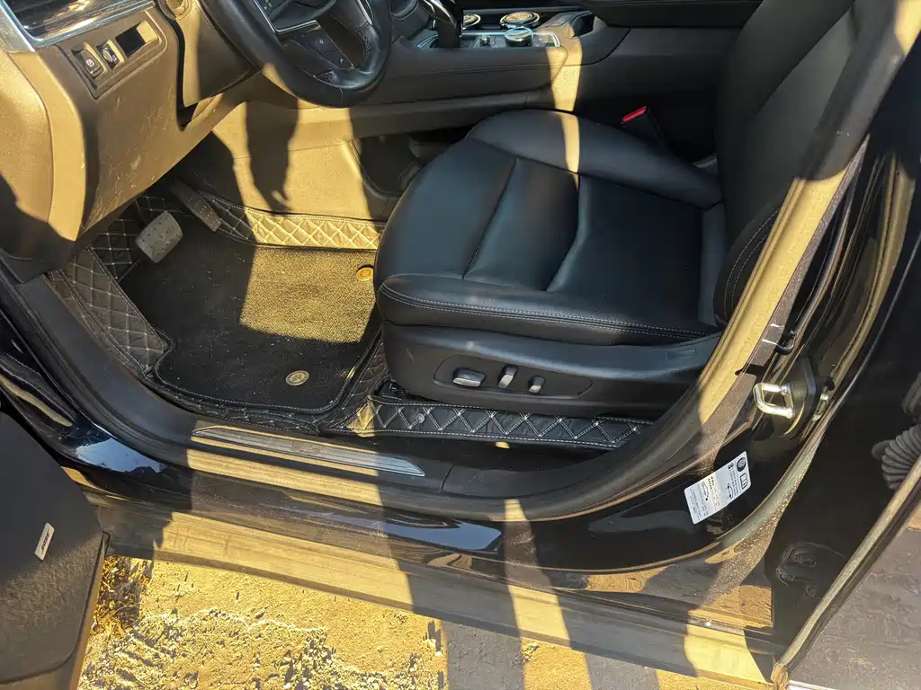 Cadillac XT5 — миниатюра 4