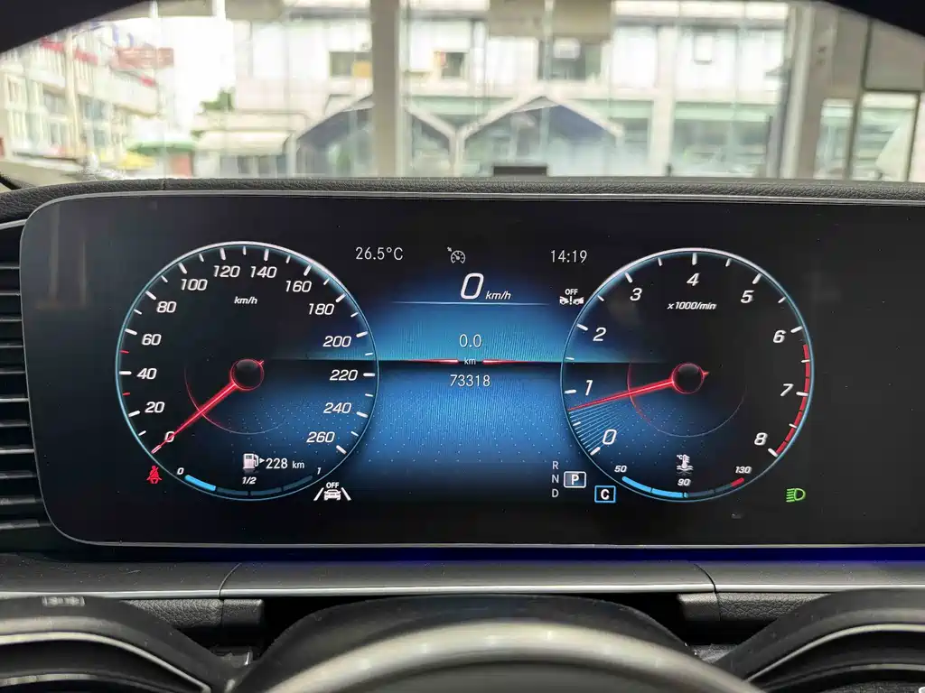 Mercedes-Benz GLE (Import) — миниатюра 10