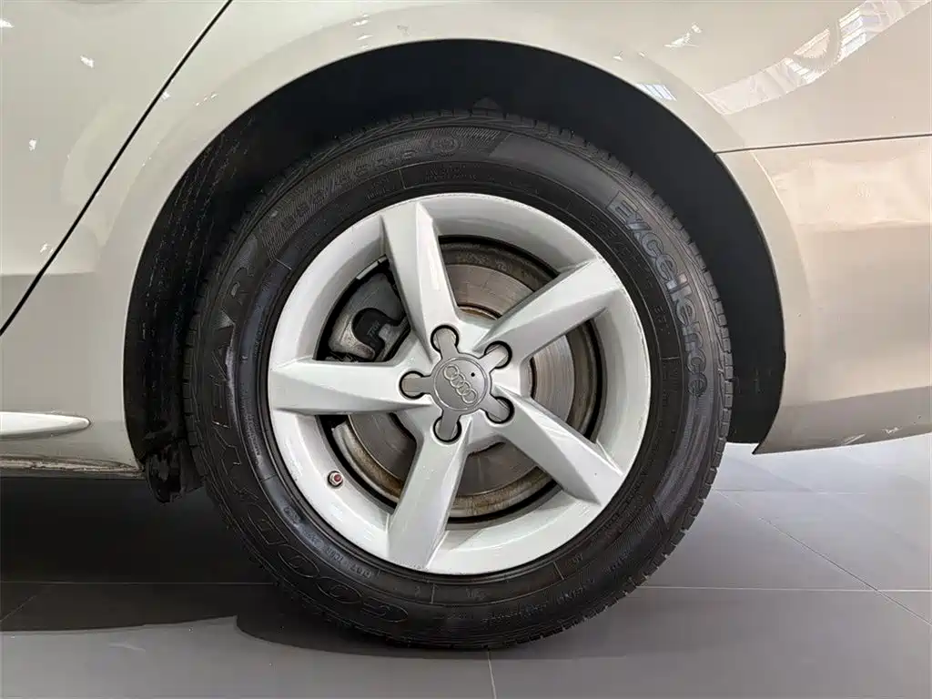 Audi A4L — миниатюра 14