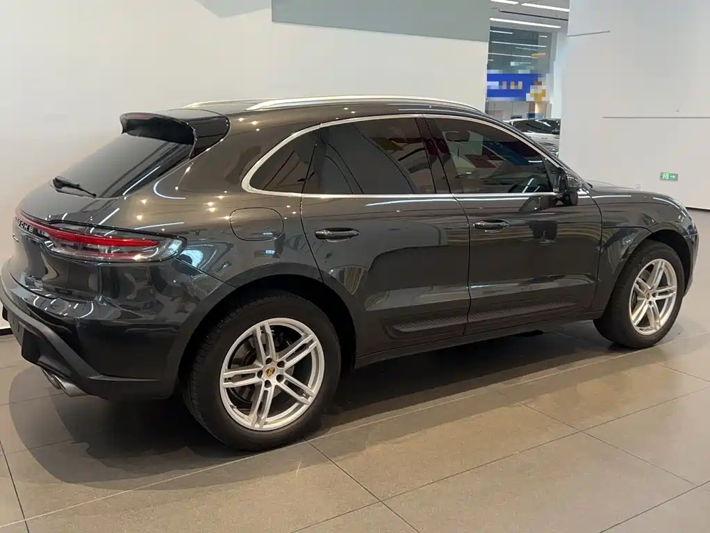 Porsche Macan — миниатюра 5