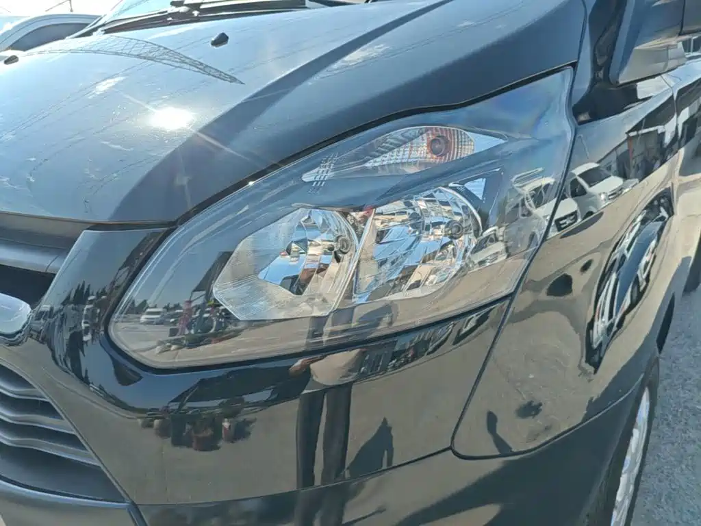 Ford Transit — миниатюра 24