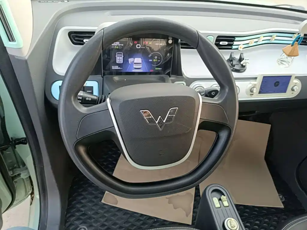 Wuling MINIEV — миниатюра 11