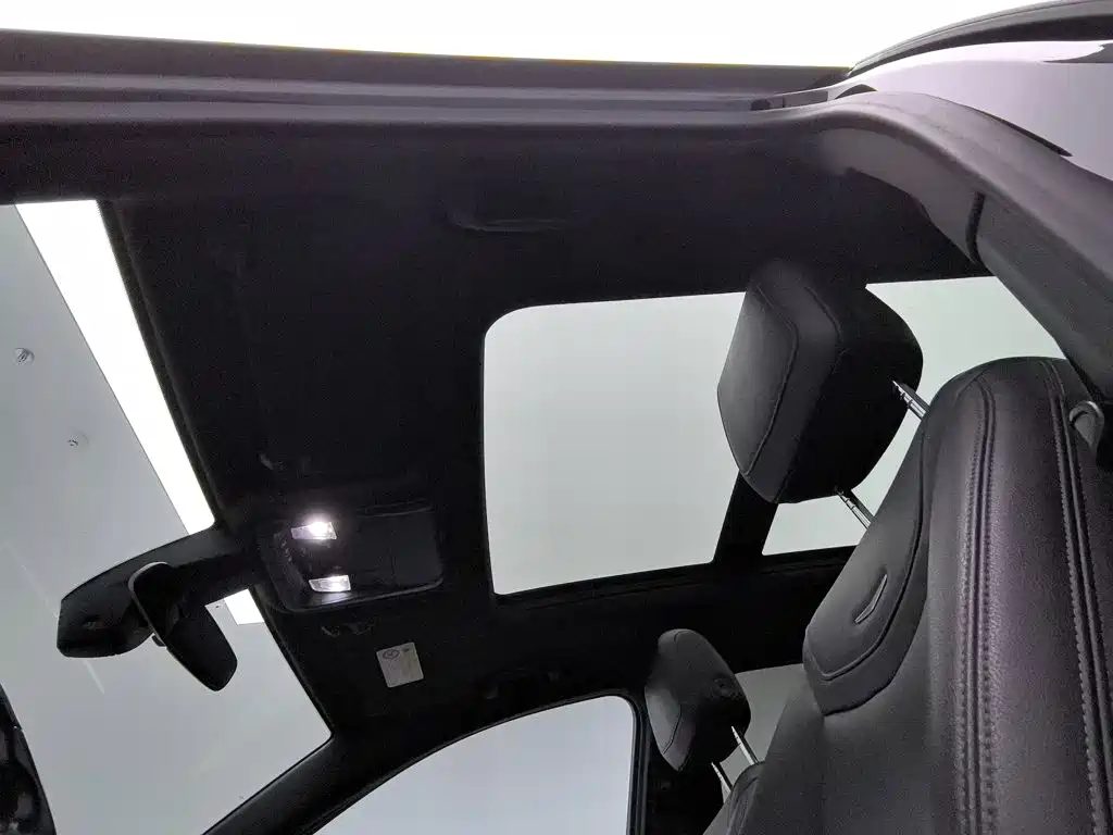Cadillac XT6 — миниатюра 14