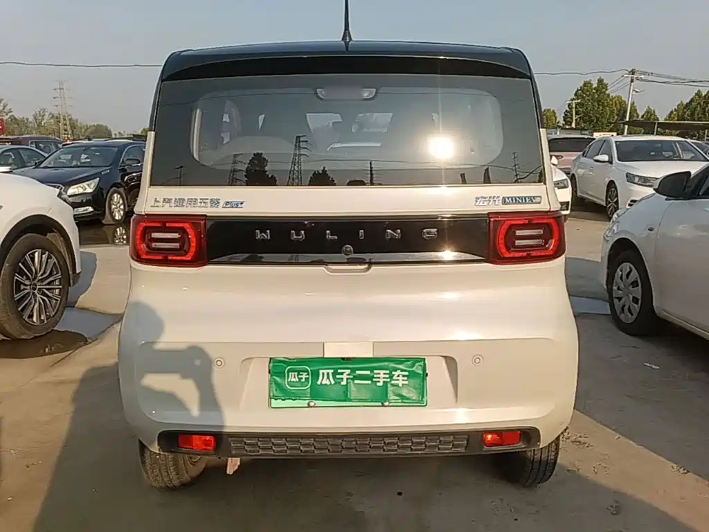 Wuling MINIEV — миниатюра 6
