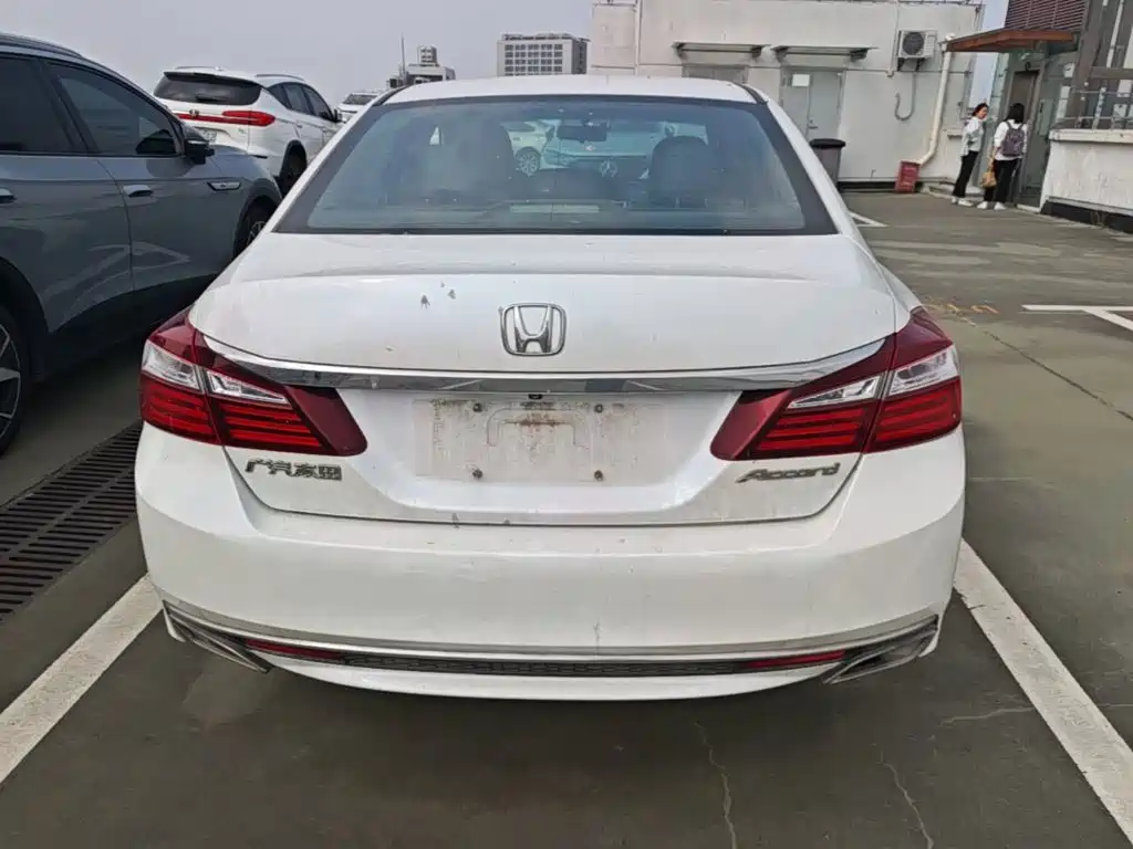 Honda Accord — миниатюра 6