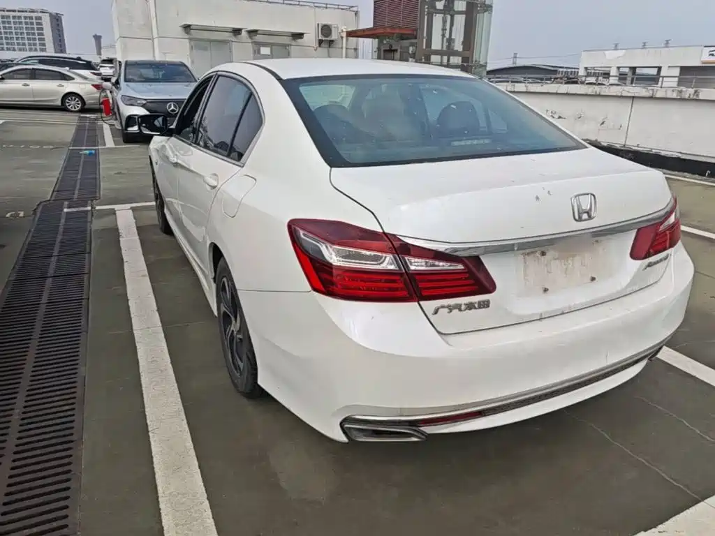 Honda Accord — миниатюра 5