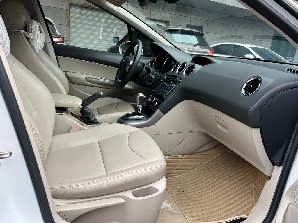 Peugeot 408 — миниатюра 25