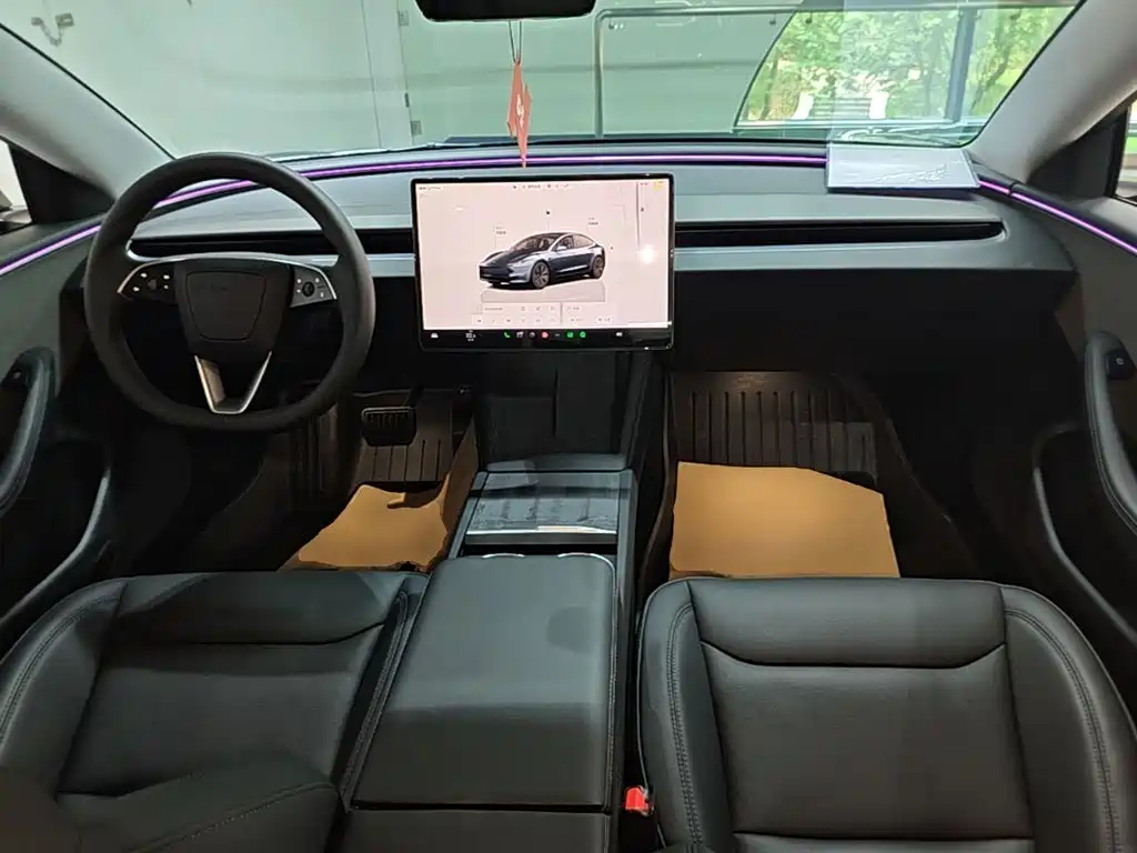 Tesla Model 3 — миниатюра 10
